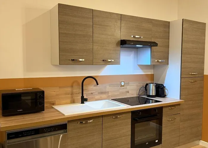 Le Paisible - Clim - 7 Personnes - Proche 1er Mai Апартаменты